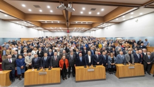 "İzmir'i birlikte büyüten büyük bir aileyiz"