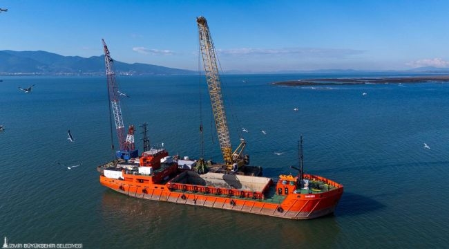 Körfez'den 1 milyon ton çamur çıkarıldı