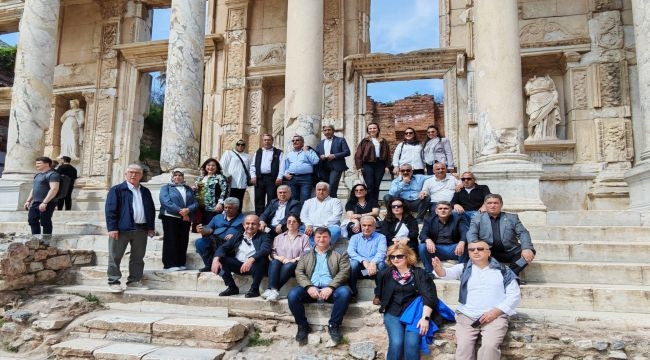 Bornova Muhtarlar Akademisi'nden anlamlı final