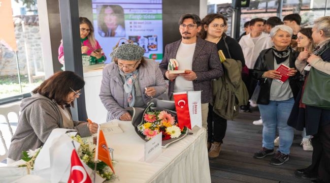 Latife Tekin Bornova'da gençlerle buluştu: