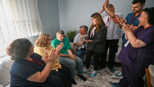 Bornova Belediyesi’nden özel bireye yürek ısıtan kutlama