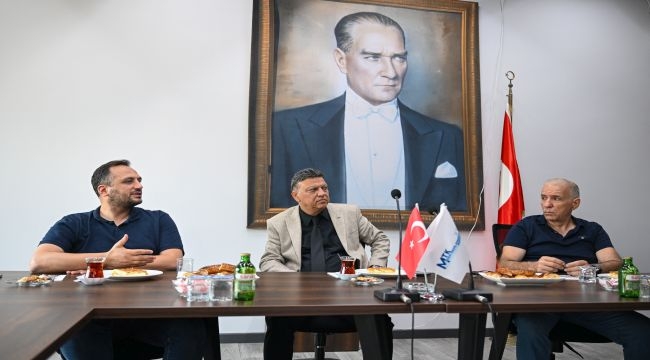 Başkan Eşki kendi evinde