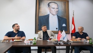 Başkan Eşki kendi evinde