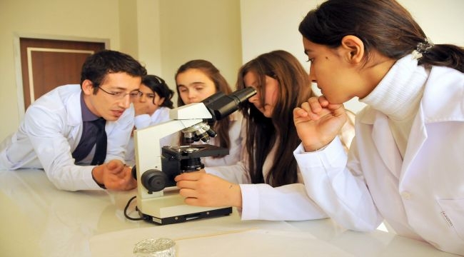 Bornova'da Yaz Tatili bilimle renkleniyor