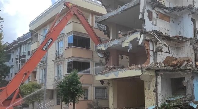 İzmir'de 8 kamu binası için yıkım ihalesi: Valilik süreci başlattı