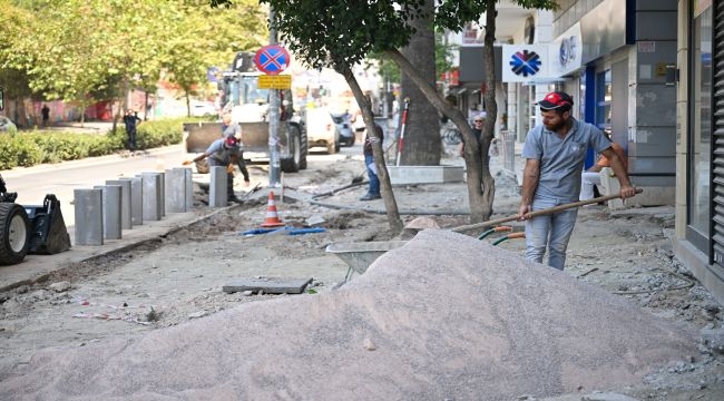 Bornova'nın ana damarı Mustafa Kemal Caddesi'nde kesintisiz prestij hamlesi