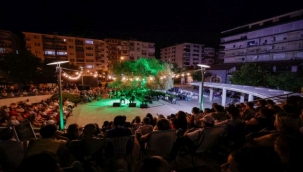 Zeytin ağacının altında "Gece Makamı" ezgileri