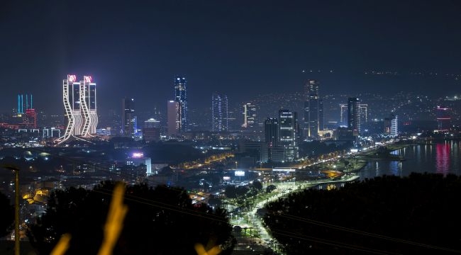İzmir'in dijital rehberi yenilendi